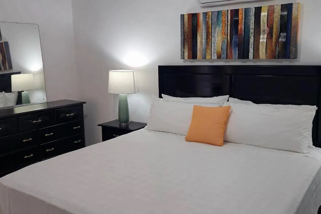 Cosmopolitan Retreat - New Kingston Apartment 0*,